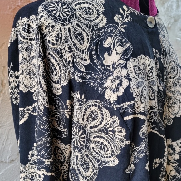 Black & Gold Moroccan Cardigan - Picture 3 of 5